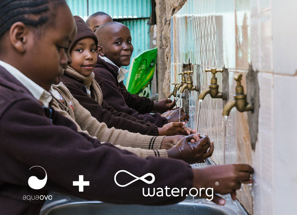 Don de 10$ à Water.org - Fournit un accès durable à l'eau potable pour une personne dans le monde en développement. - AQUAOVO